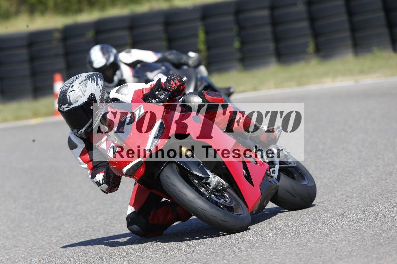 Archiv-2025/49 26.08.2025 Cornu Master School ADR/rot-rouge/27